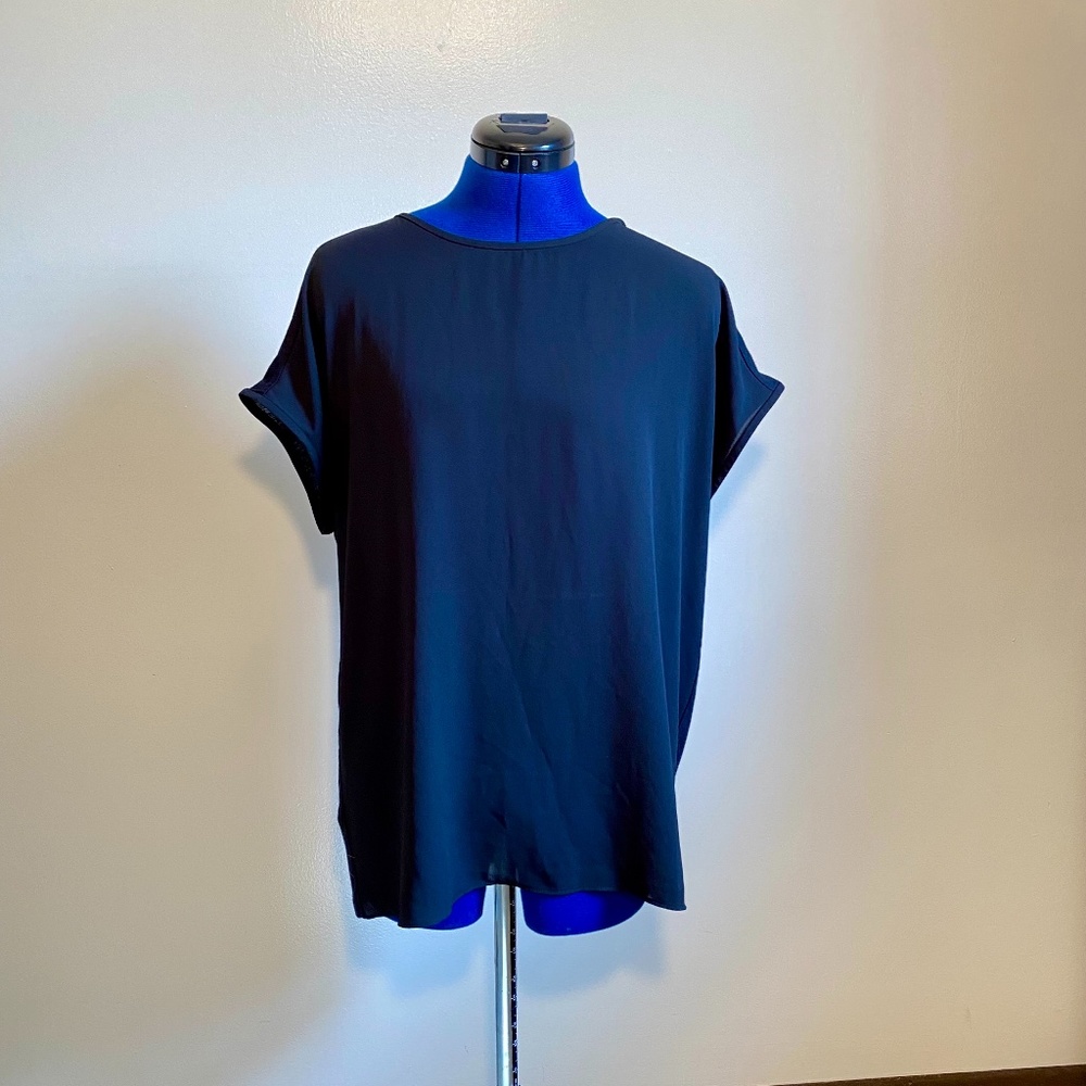 LOFT Black Cap-Sleeve Blouse - Size: M Petite